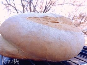 Большая пшеничная булка хлеба