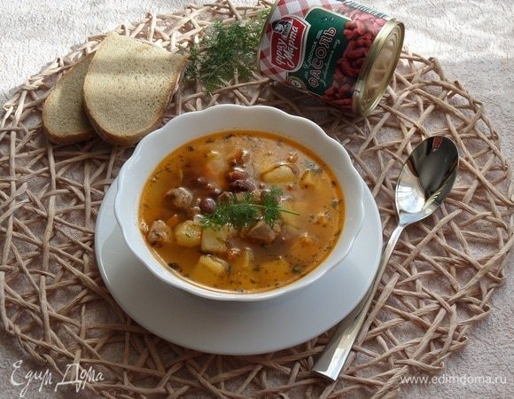 Вкусное блюдо к обеду. Рецепт томатного супа с курицей, фасолью и овощами