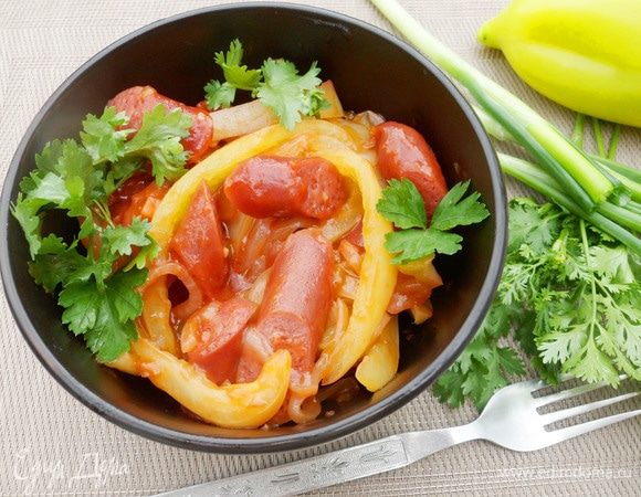 Овощное рагу с острыми колбасками Овощное рагу с острыми колбасками
