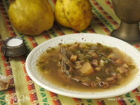 Суп с айвой и бараниной на коричневом бульоне