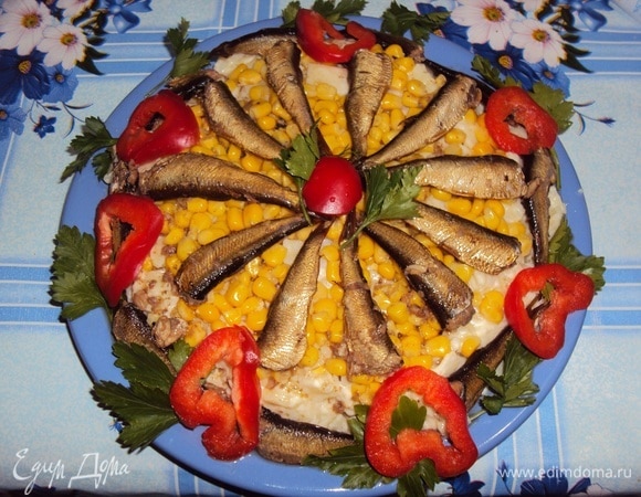 Слоеный салат со шпротами, пошаговый рецепт на ккал, фото, ингредиенты - Елена
