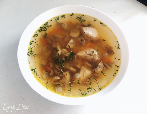 Куриный суп с картофелем и сушеными грибами