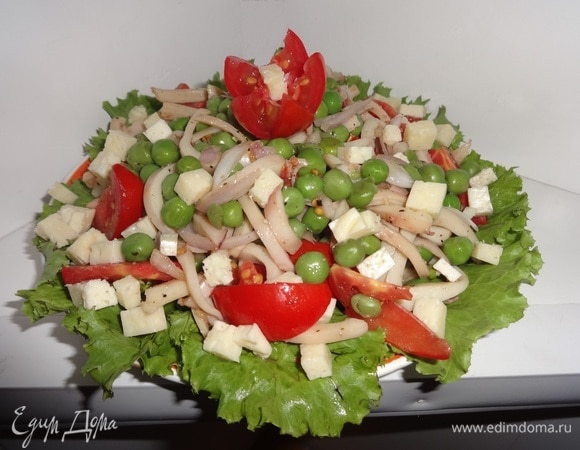 Овощной салат с кальмарами