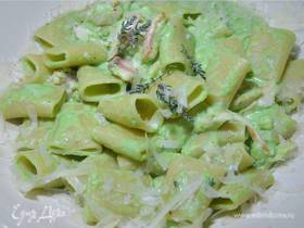 Неаполитанская паста с рыбой и зеленым горошком