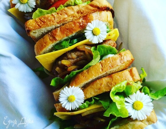 Сэндвич с карамелизированным луком