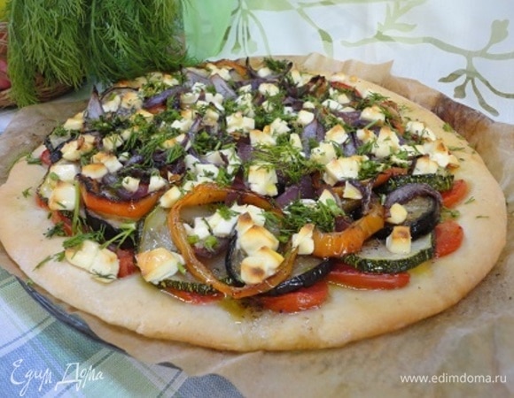 Вегетарианская пицца с белой фасолью и грибами