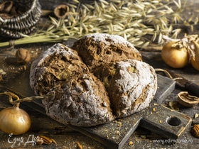Ирландский содовый хлеб с орехами и жареным луком