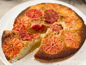 Пирог-перевертыш с красными апельсинами