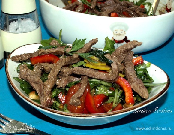 Салат с говядиной, помидорами и луком — рецепт с фото | Receta