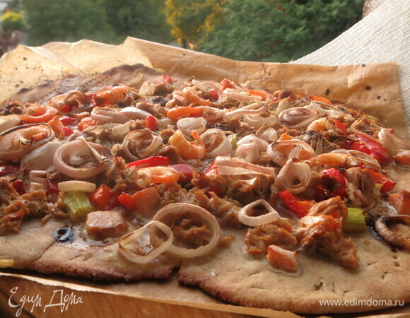 Рецепт блюда из морепродуктов “Пицца с красной рыбой и креветками”