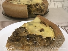 Открытый пирог с капустой и грибами