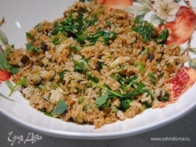 Бурый рис с баклажанами, имбирем и шпинатом