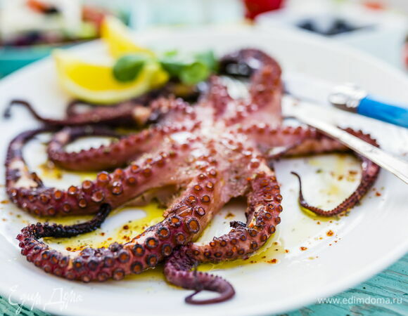 Осьминоги по-галисийски - рецепт приготовления осьминогов | Как варить осьминогов?