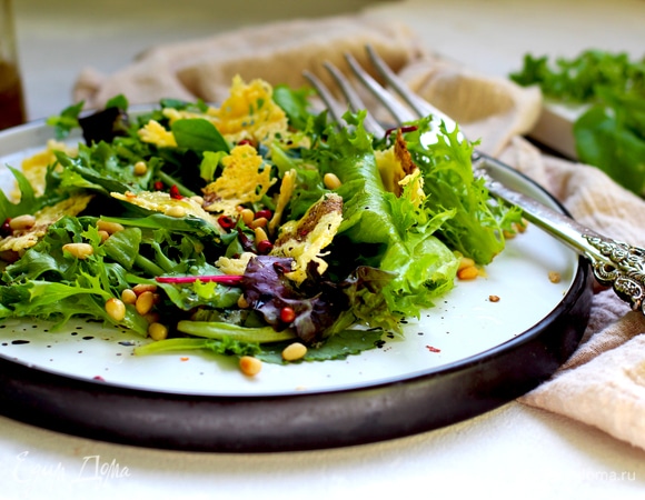 Зеленый салат с орехами: легкое блюдо для тонкой талии