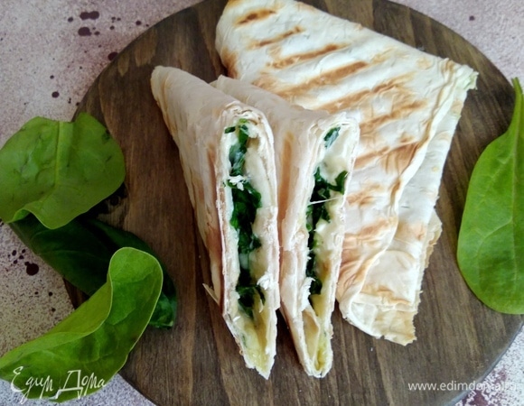 Лепешки из лаваша с сыром и зеленью на сковороде простой рецепт пошаговый