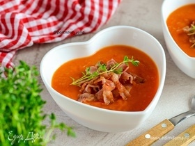 Суп-пюре из запеченных овощей с беконом