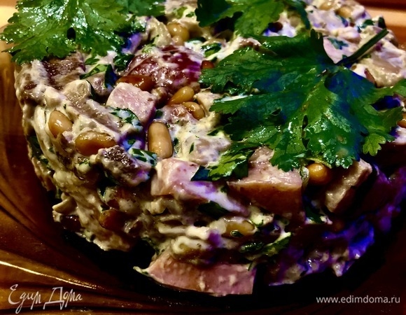 салат с грибами и колбасой | Дзен