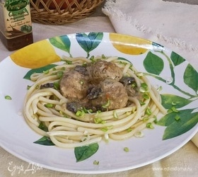 Куриные тефтели в сливочно-грибном соусе