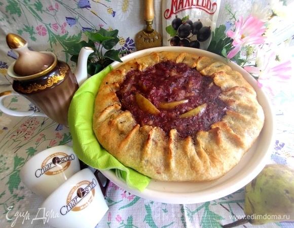 Галета с грушами, бананом и джемом
