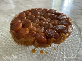 Пирог-перевертыш с абрикосами и карамелью