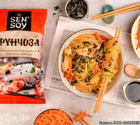Фунчоза с курицей и овощами