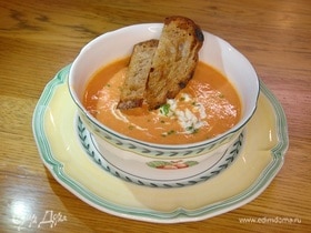 Томатный суп-пюре с брынзой и ржаными гренками Томатный суп-пюре с брынзой и ржаными гренками