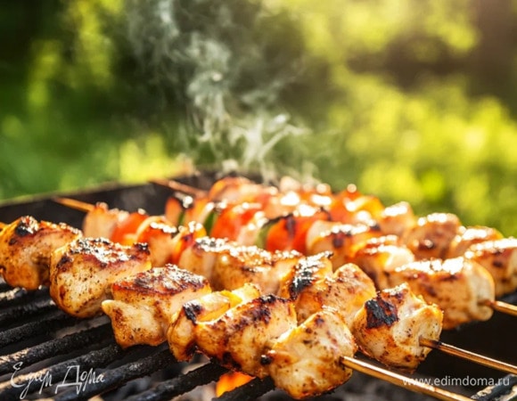 Шашлык из курицы в кефире с паприкой