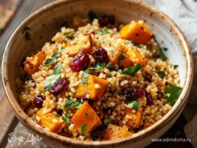 Булгур с тыквой, клюквой и зеленью