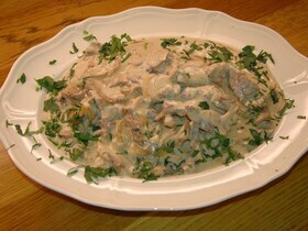 Бефстроганов с шампиньонами и дижонской горчицей