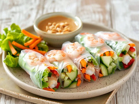 Спринг-роллы с креветками и овощами