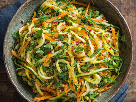 Свежие кабачки по-корейски