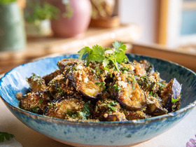 Баклажаны с яйцом и луком как грибы