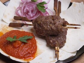 Люля-кебаб с домашней аджикой