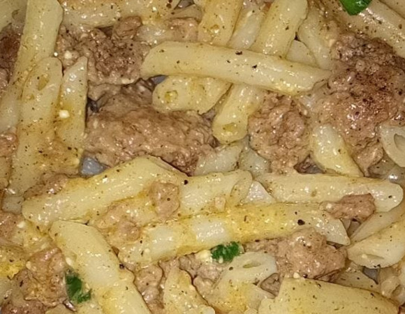 Макароны с фаршем в сырном соусе