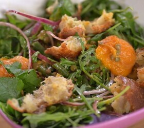 Салат из абрикосов с чечевицей, стручковой фасолью и руколой